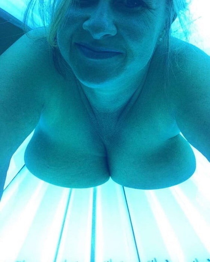 Femme mature du 06 exhibe nude